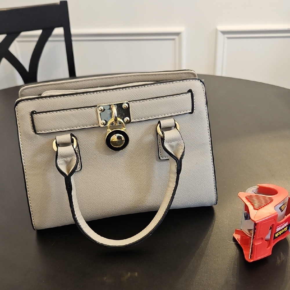 Elegant Gray Handbag